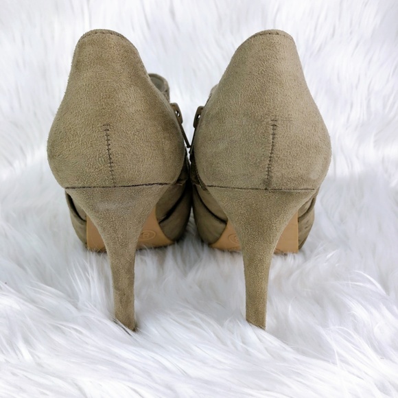 Ruched Platform Heeled Booties - Picture 5 of 5